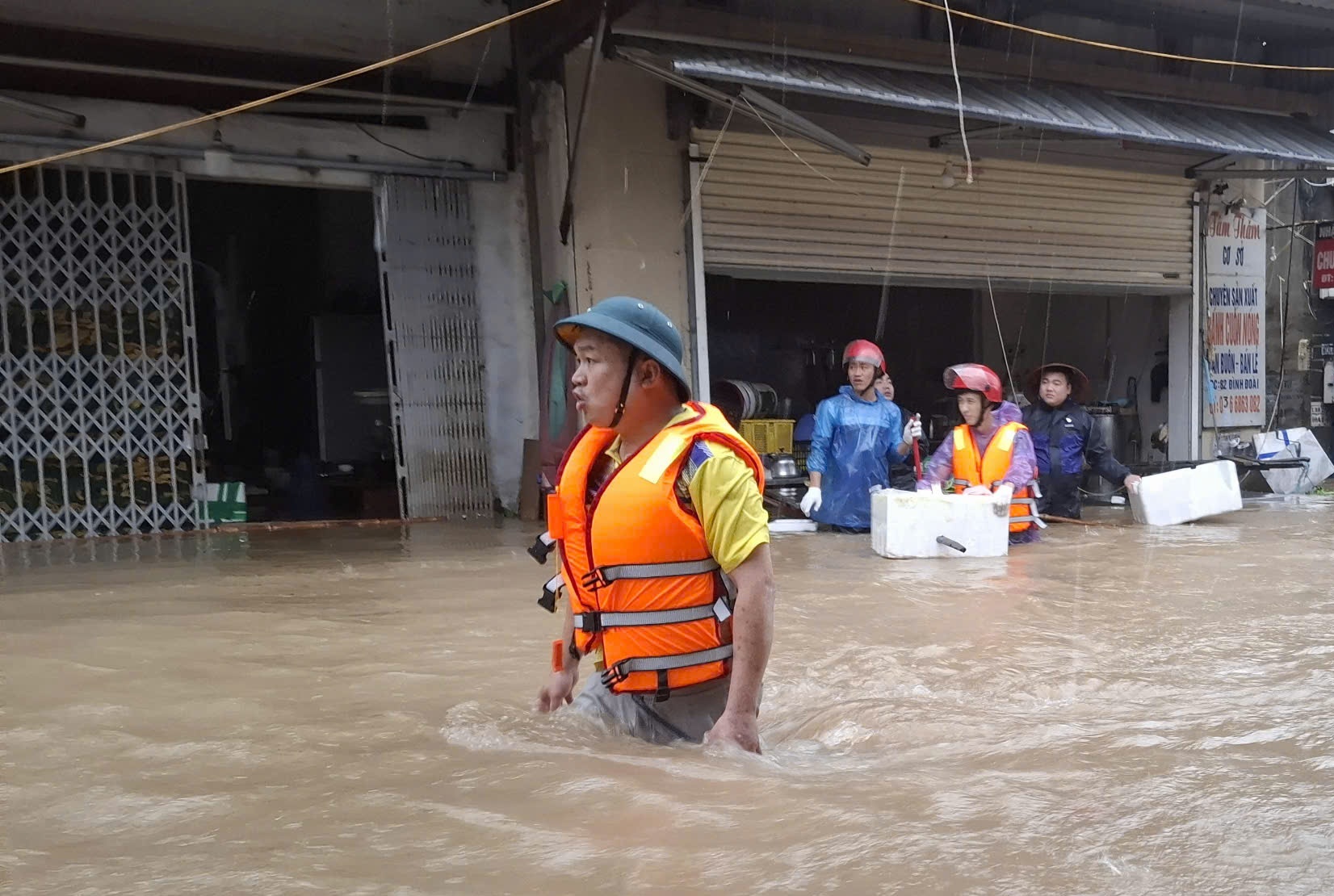 Nhân dân thành phố không ra khỏi nhà trước 20 giờ 00 phút ngày 07/9/2024